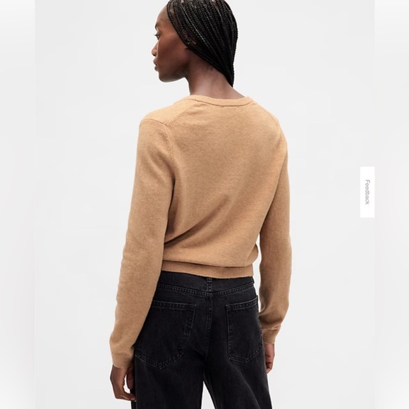 GAP Crewneck Women’s Tan Cardigan Size Medium. - Picture 4 of 12